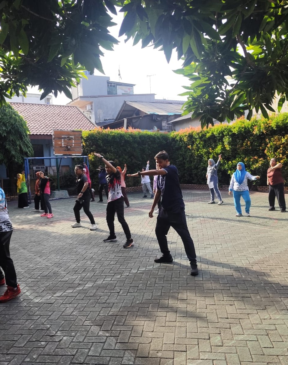 Senam Jumat  bersama Para Kepala Sekolah dan Guru PJOK SD Kec. Sawah Besar